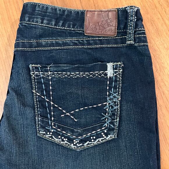 BKE Culture Jeans Size 36 x 33.5 Dark Wash Bootcut Stretch Rhinestone Embroider - Picture 5 of 13